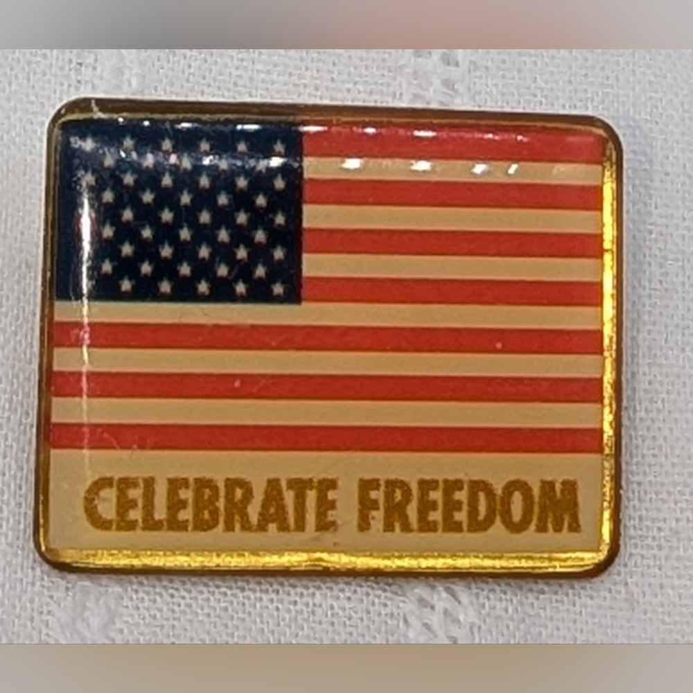 American Flag Patriotic American Flag Pin - Celebrate Freedom Vintage